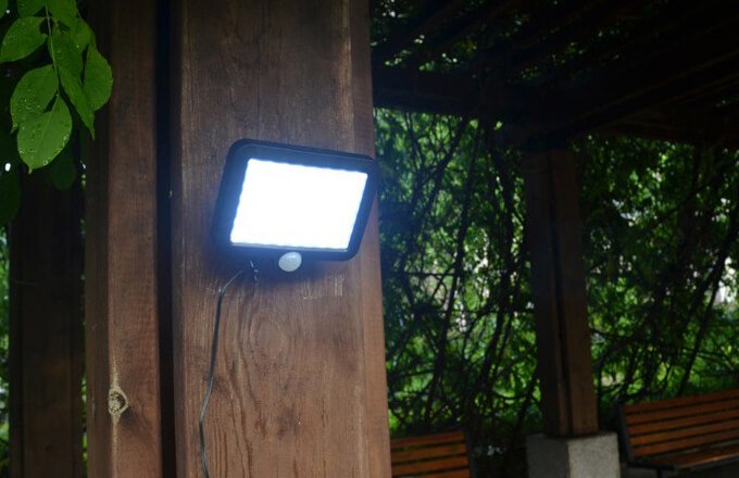 solar senor wall light 12a