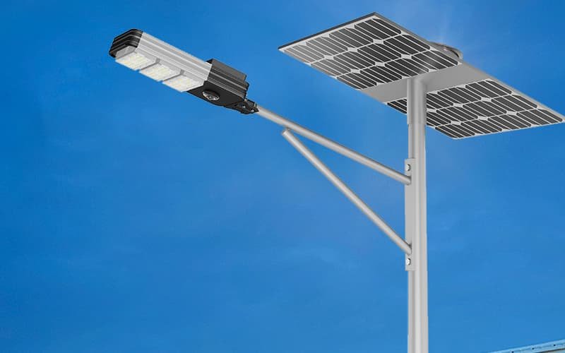 solar powered street light installation 2